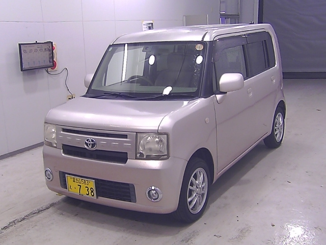 TOYOTA PIXIS SPACE 2012