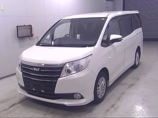 TOYOTA NOAH 2015