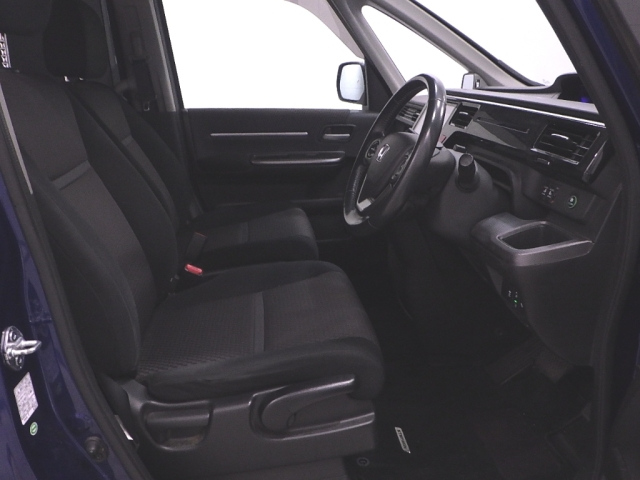 HONDA STEP WAGON 2016