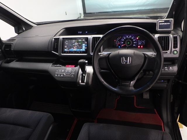 HONDA STEP WAGON 2012