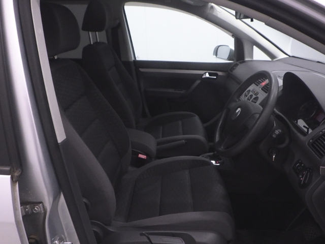 VOLKSWAGEN GOLF TOURAN 2008