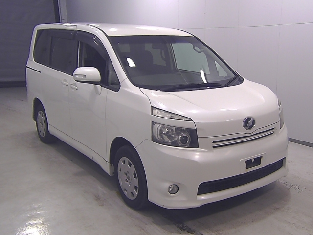 TOYOTA VOXY 2008