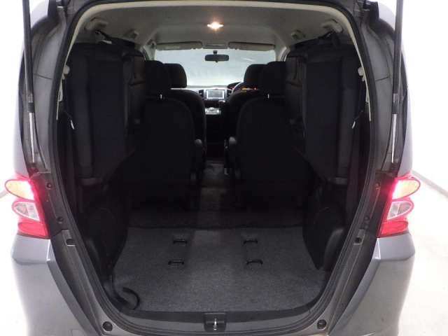 HONDA FREED 2009