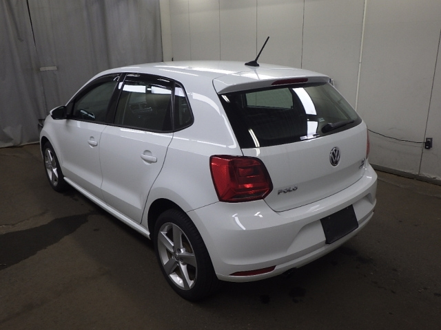VOLKSWAGEN POLO 2016