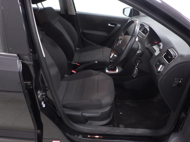 VOLKSWAGEN POLO 2012