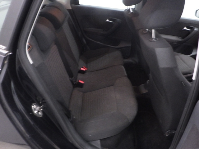 VOLKSWAGEN POLO 2012