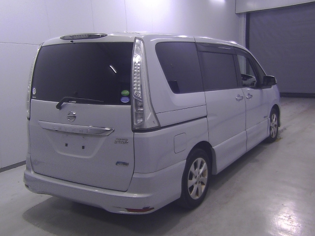 NISSAN SERENA 2013