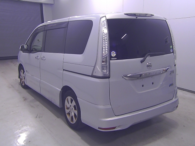 NISSAN SERENA 2013