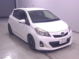 TOYOTA VITZ 2013