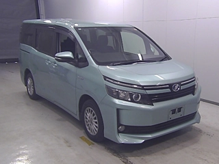 TOYOTA VOXY 2014