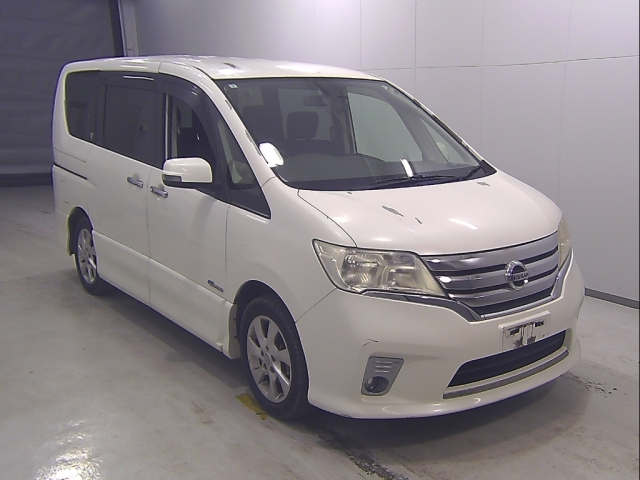 NISSAN SERENA 2013