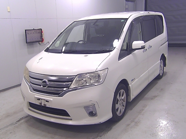 NISSAN SERENA 2013