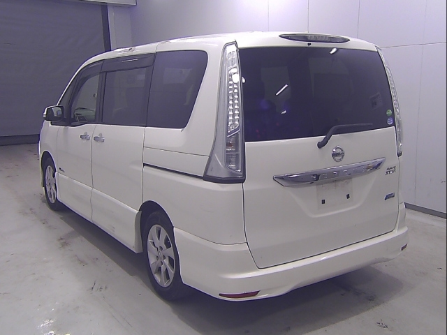 NISSAN SERENA 2013