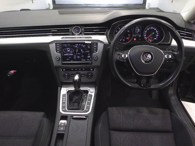 VOLKSWAGEN PASSAT 2016