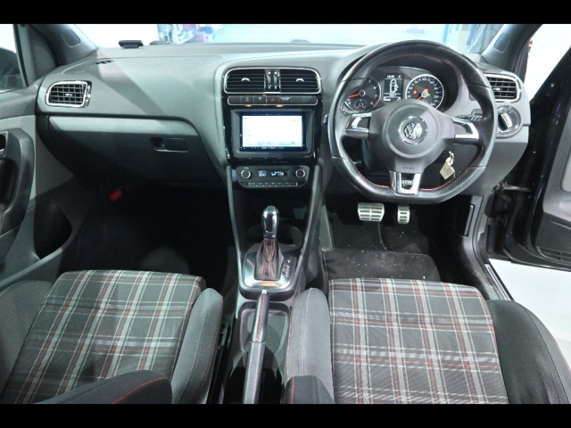 VOLKSWAGEN POLO 2013