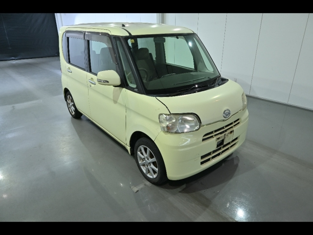 DAIHATSU TANTO 2010