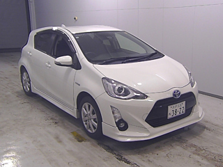 TOYOTA AQUA 2016