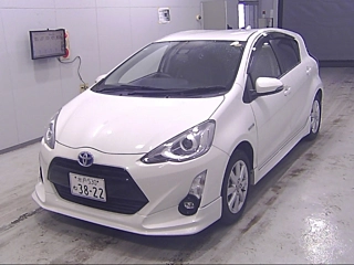 TOYOTA AQUA 2016