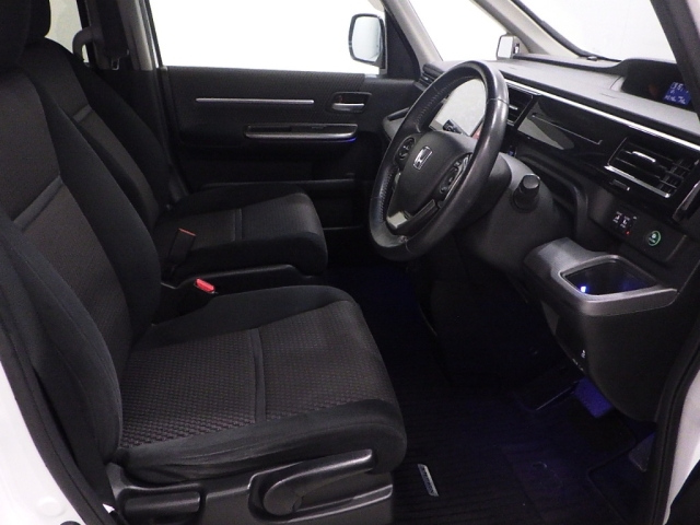 HONDA STEP WAGON 2015