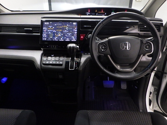 HONDA STEP WAGON 2015