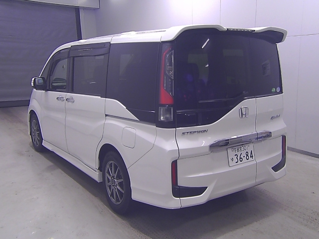 HONDA STEP WAGON 2015