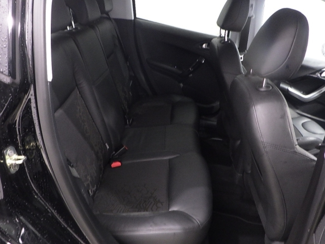 PEUGEOT 208 2014
