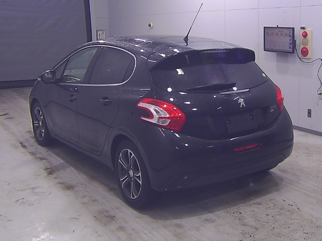 PEUGEOT 208 2014