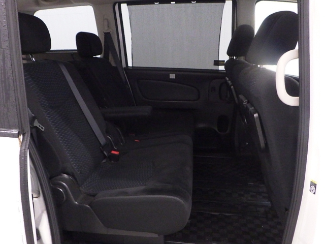 NISSAN SERENA 2014