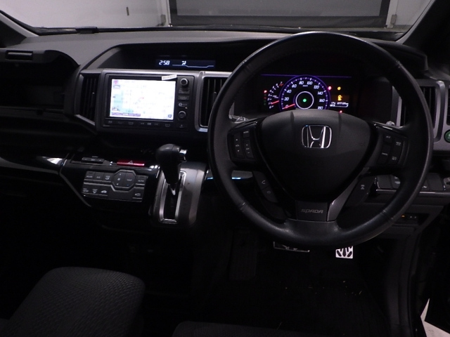 HONDA STEP WAGON 2011