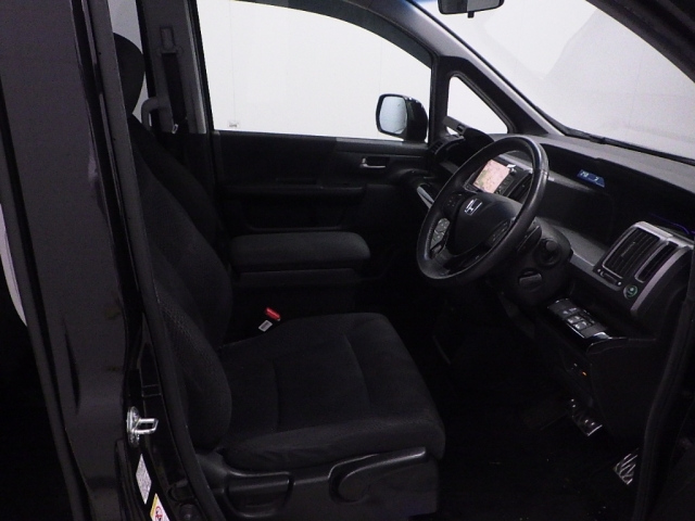 HONDA STEP WAGON 2011