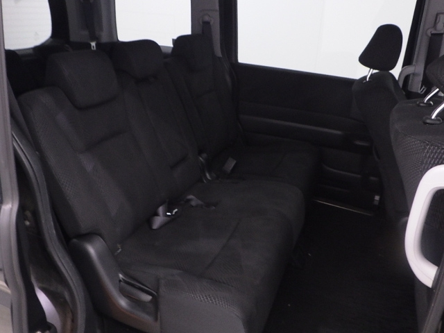 HONDA STEP WAGON 2011