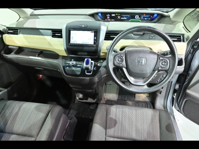 HONDA FREED 2016