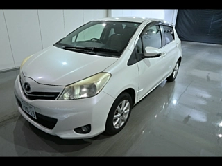 TOYOTA VITZ 2011