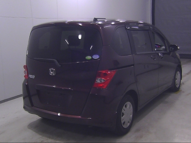 HONDA FREED 2011