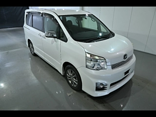 TOYOTA VOXY 2012