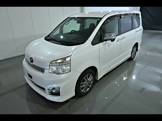 TOYOTA VOXY 2012