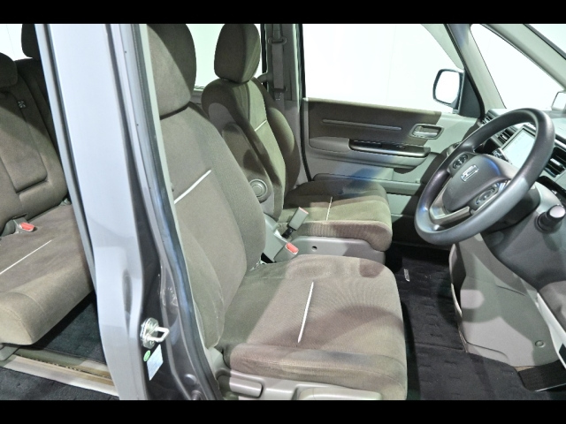 HONDA STEP WAGON 2016