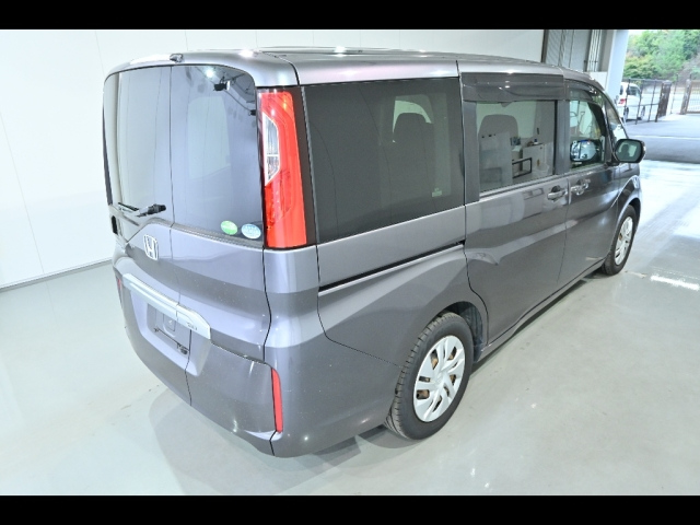 HONDA STEP WAGON 2016