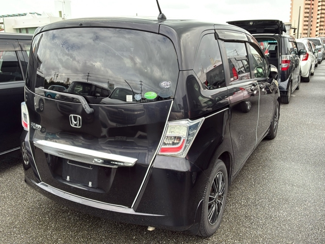 HONDA FREED 2013