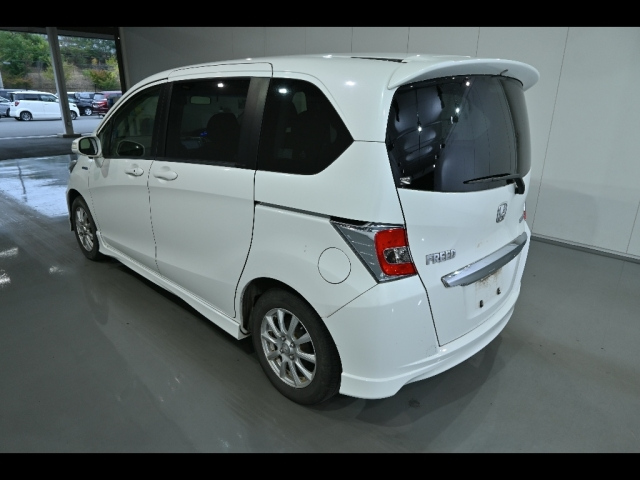 HONDA FREED 2015
