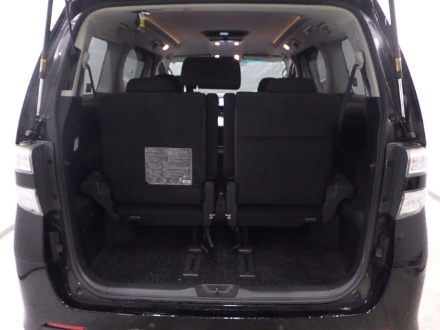 TOYOTA VELLFIRE 2011