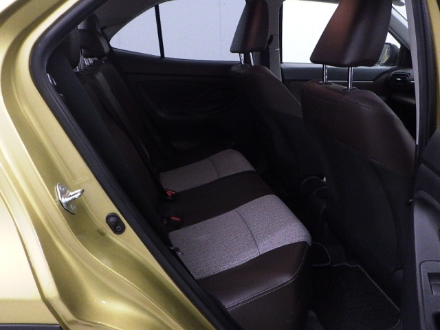 TOYOTA YARIS CROSS 2020