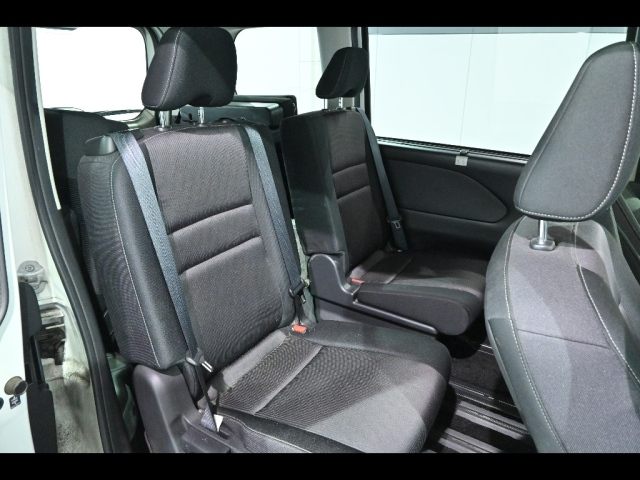 NISSAN SERENA 2018