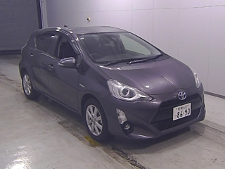 TOYOTA AQUA 2016