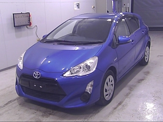 TOYOTA AQUA 2016