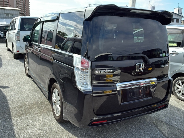 HONDA STEP WAGON 2012