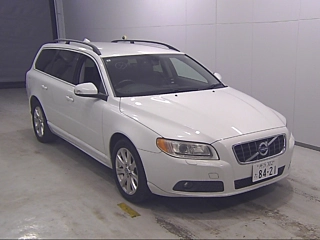 VOLVO V70 2011