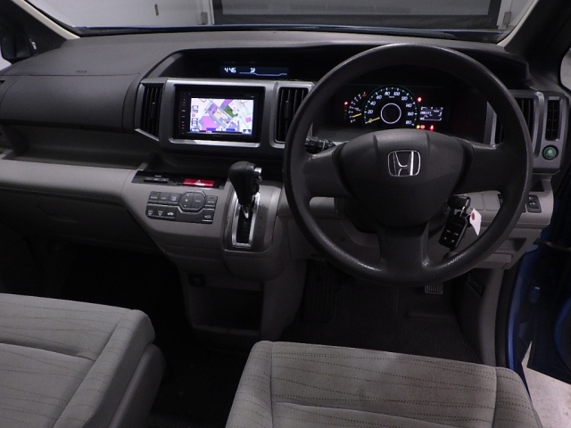 HONDA STEP WAGON 2011