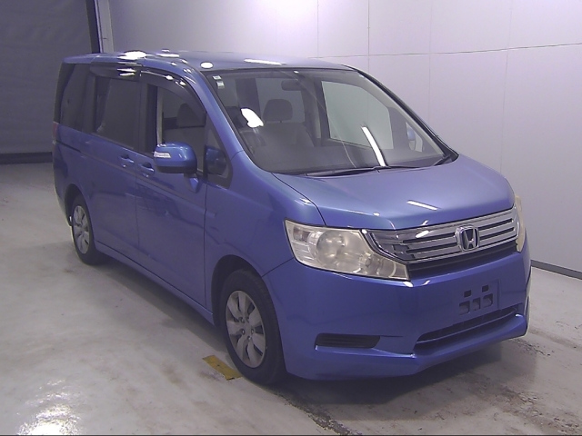HONDA STEP WAGON 2011
