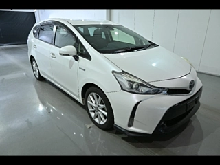 TOYOTA PRIUS ALPHA 2015
